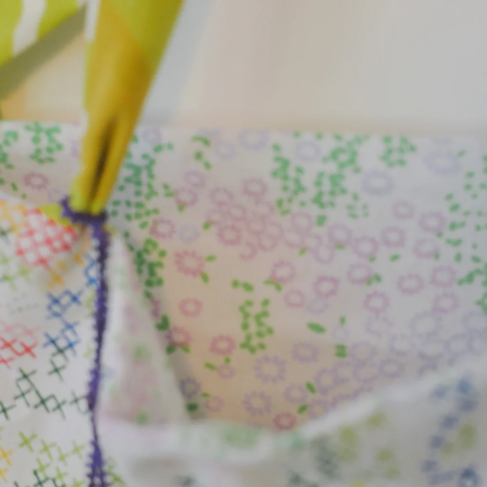 Floral Embroidered Tote Bag with Green Straps - Picture 2 of 3